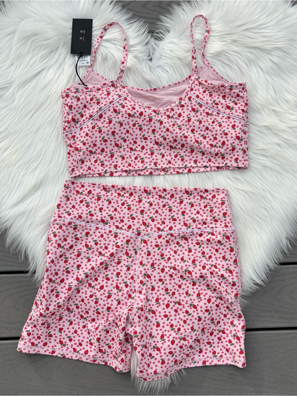 Abercombie & Fitch YPB Strawberry Shorts Set - Picture 4 of 4